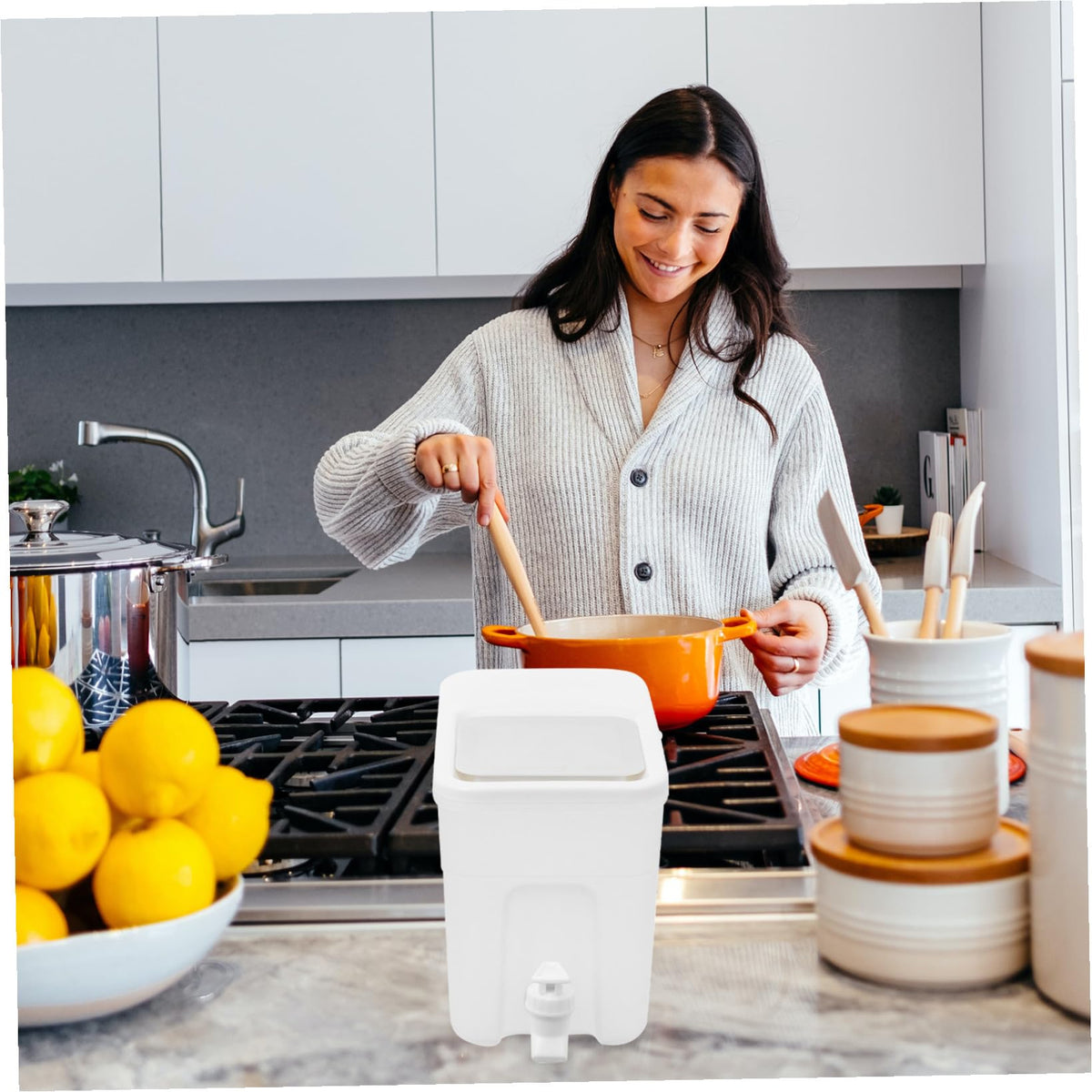 White PP Water Jug with Faucet V500655