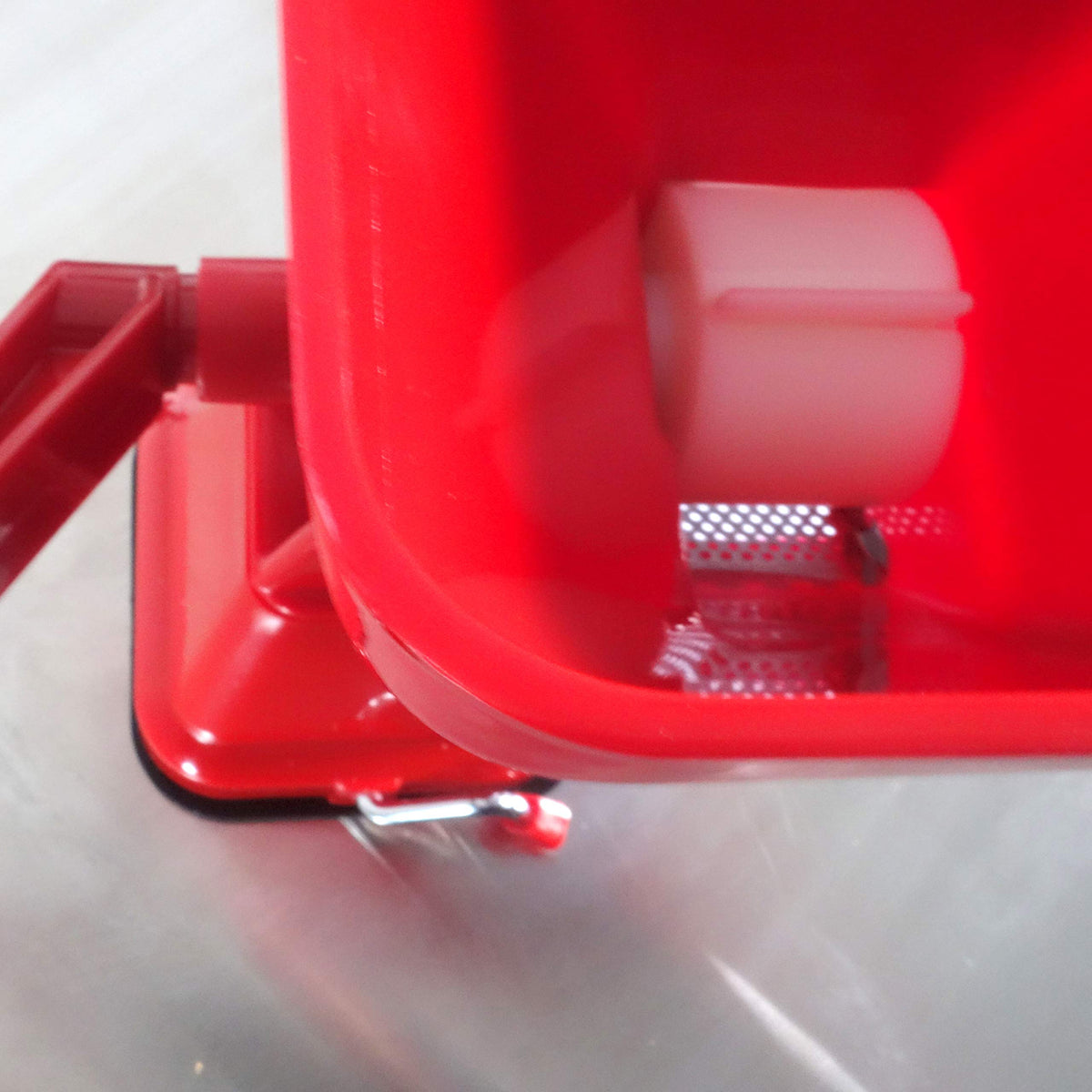 Manual Jumbo Tomato Strainer & Sauce Maker W5043